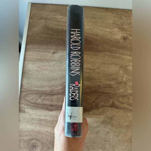 Raiders by Harold Robbins (1995, Hardcover) - Picture 4 of 7